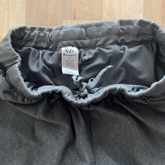 Champion - Men’s Active Shirts - Size: L - Picture 2 of 6